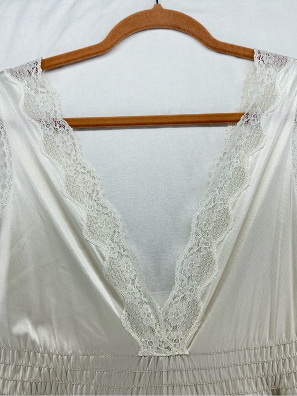 Vintage Miss Elaine Cream Nightgown Full Length Size S Lace Trim Wedding Classic - Picture 10 of 11